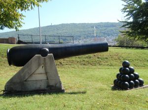 This cannon is not canon. (2)